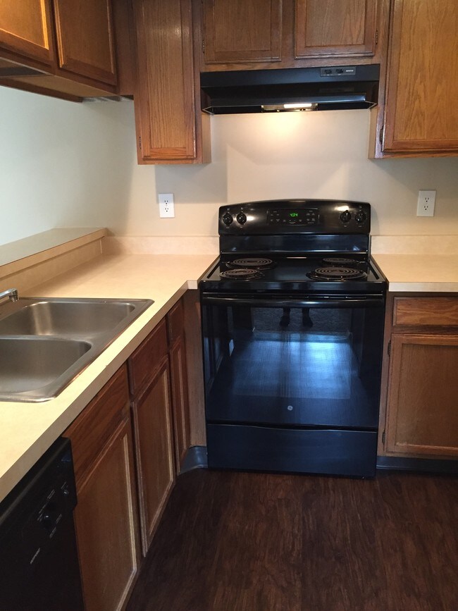 Chimneys of Oak Creek Apartments Kettering, OH