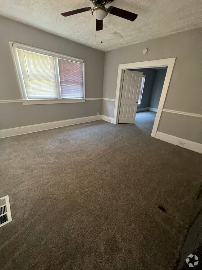 Building Photo - 1 Bedroom - East Point Street Cozy Duplex Rental