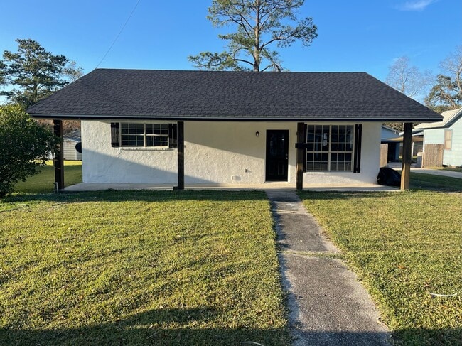 110 Trotter St