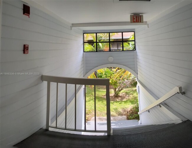 Photo - 917 NE 199th St Unit 206