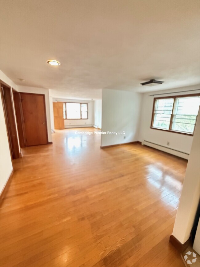 Building Photo - 400 Walden St Unit 1 Rental