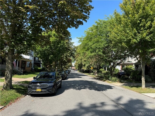 Photo - 182 Lancaster Ave