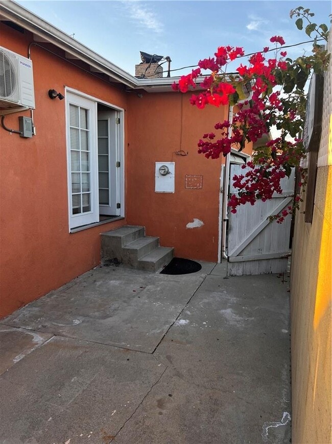 Photo - 1511 Frigate Ave Unidad Attached to Home