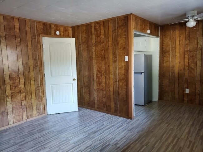 Building Photo - 1506 Collier St Unit 1 Rental