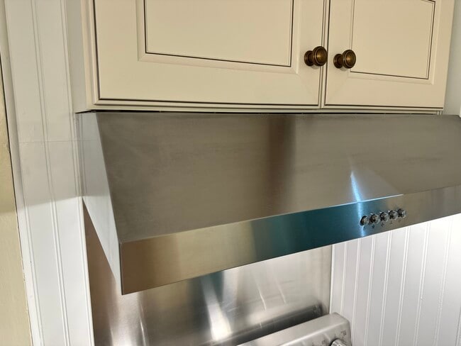 Building Photo - 537 Main St Unit 537B