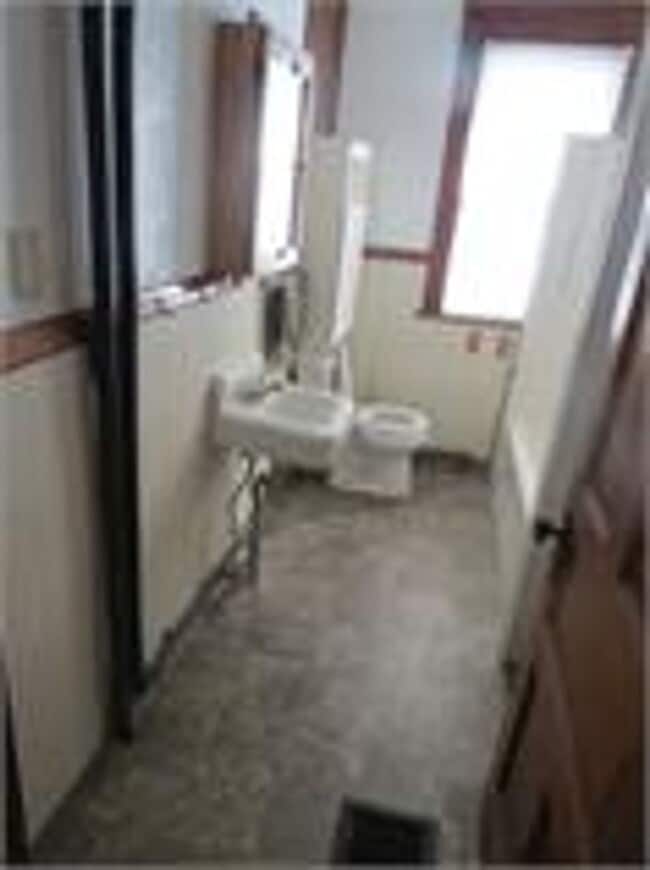 Photo - 612 W Elm St