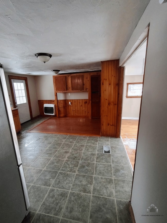 Photo - 328 N Pond Rd