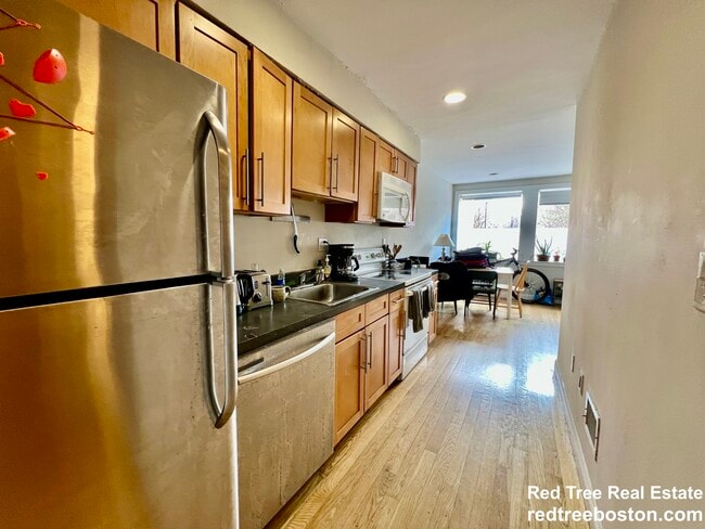 Photo - 1017 Tremont St