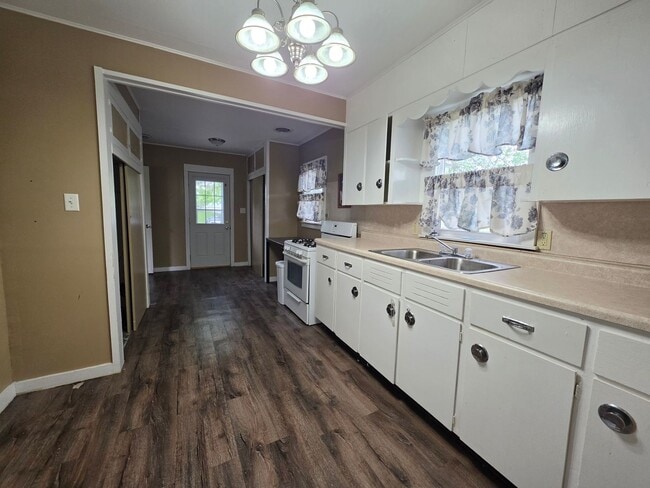 Photo - 3 bedroom 1 bath house in Marion Near Thomas Park.