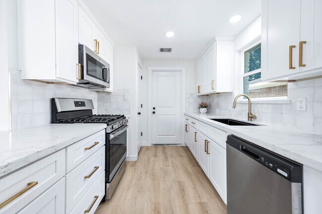 Building Photo - 5730 Alvarado Dr Rental