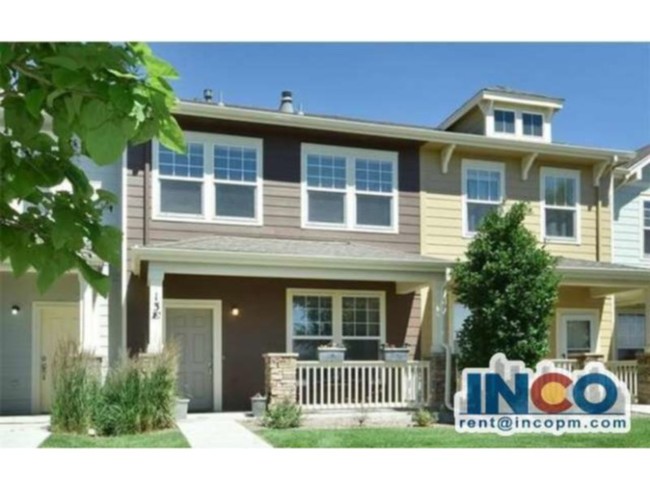 Spacious 3 bed 3 bath Townhome end unit wi... - Spacious 3 bed 3 bath Townhome end unit wi...