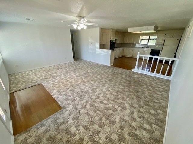 Photo - 210 Crestview St