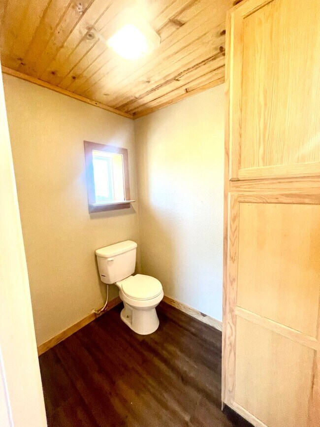 Photo - 519 E 7th St Unit A