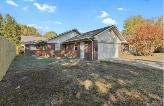 2004 Hairston Ave