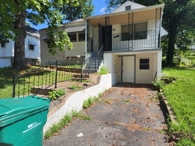 Building Photo - "Charming 2-Bedroom Home in Flordell Hills – Cozy Living with 996 Sq Ft of Comfort!"
