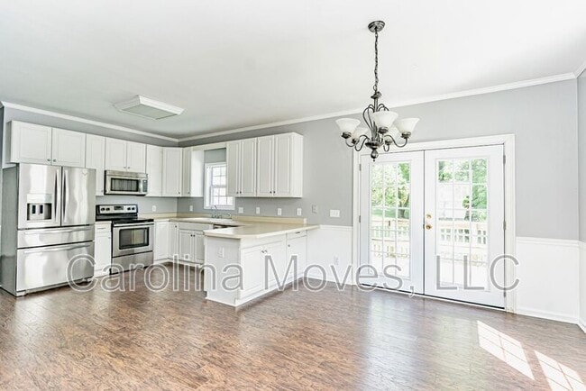 Photo - 6 Tryon Ave