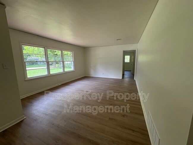 Photo - 1437 Beaumont Dr