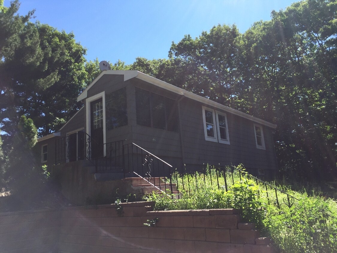 Photo - 31 Pine St (Dedham, MA)