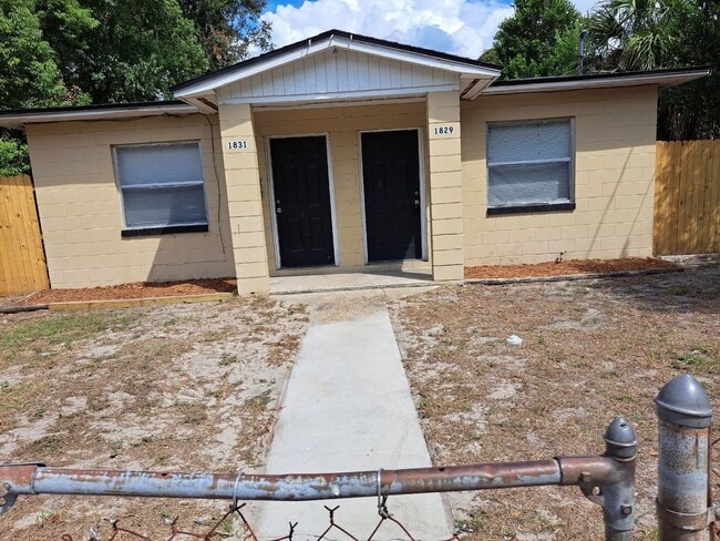 Photo - 1829 Lambert St