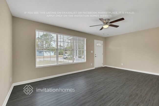 Photo - 1650 Cezanne Dr W