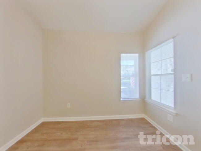 Photo - 5212 Haybridge Rd