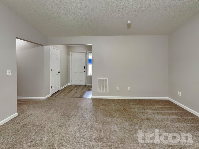 Photo - 372 Cheri Pl
