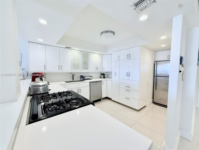 Photo - 3140 S Ocean Dr Unidad 310