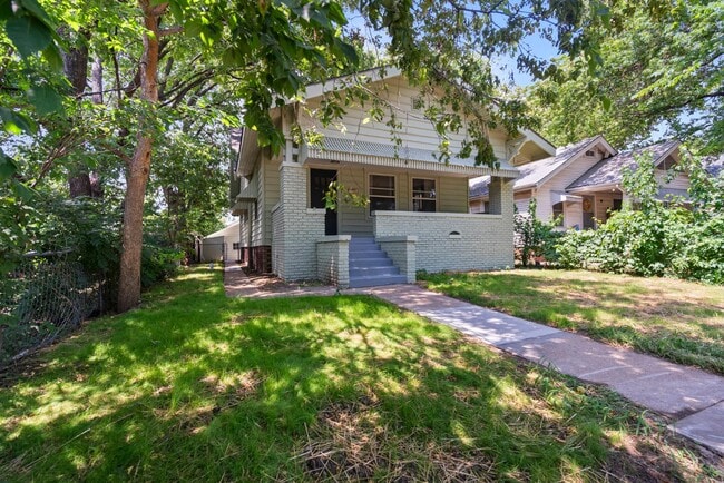 Photo - 631 SW Lindenwood Ave