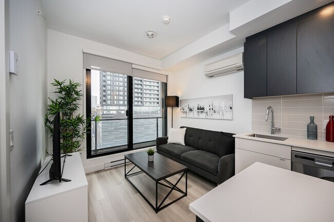 Photo - 1055 Rue de la Montagne Unit ID1262043P
