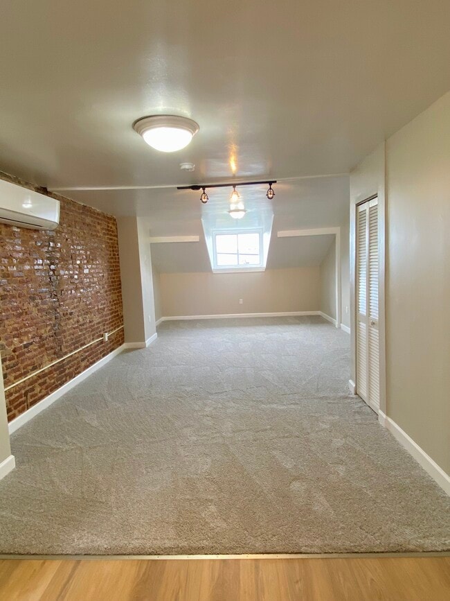 Building Photo - 3518 Bank St Unit 3 Rental