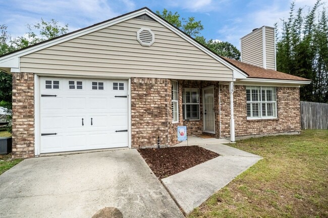 Photo - Whitemarsh Island Gem - Charming 3-Bedroom Home on a Corner Lot in Battery Point
