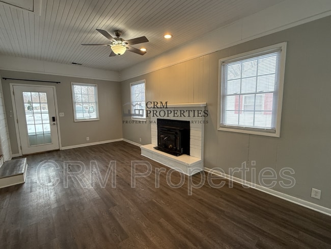 Photo - 513 James Dr