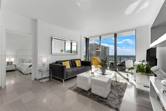 Photo - 68 SE 6th St Unidad 3506 Rental