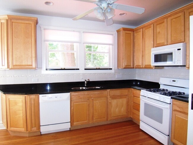 Photo - 1226 Simpson St