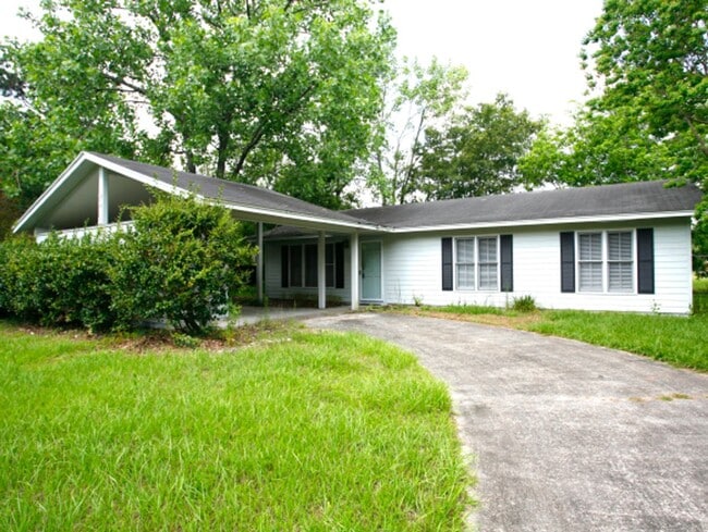 Photo - Charming 3-bedroom, 2-bath home in the Northwood community