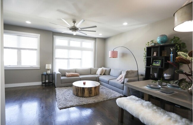 Photo - 3 Bed, 3.5 Bath Home w/ 2 Car Garage and Lake Views