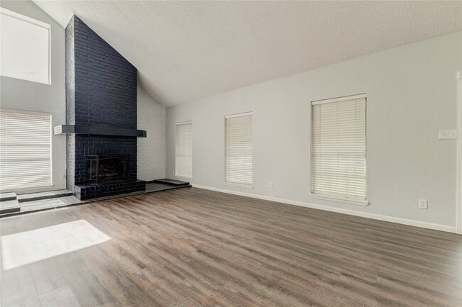 Photo - 9614 Charter Ridge Dr
