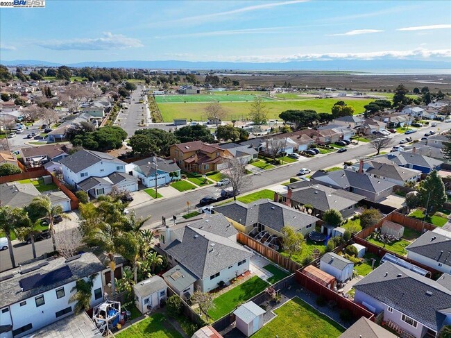 Photo - 1827 Bandoni Ave