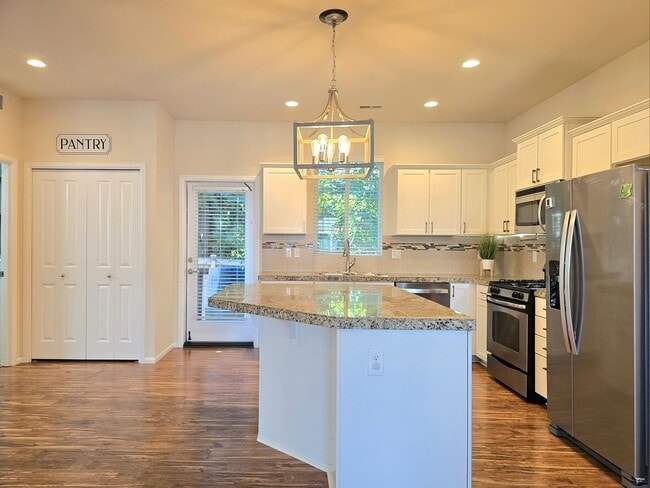 Photo - 4 Bedroom Home Available Now in Lake Steve...