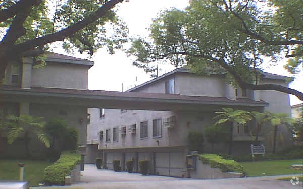 Photo - 79-89 S Roosevelt Ave