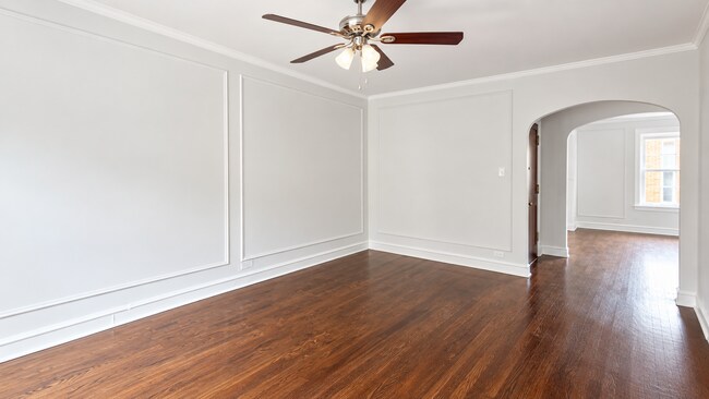 6418 N Newgard Ave Unit 3E