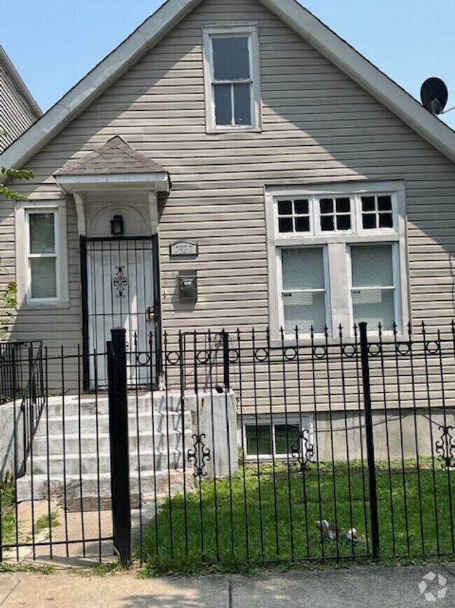 Building Photo - 7927 S Burnham Ave Rental