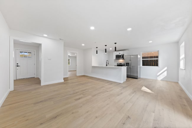 Photo - 608 Blueberry Blvd