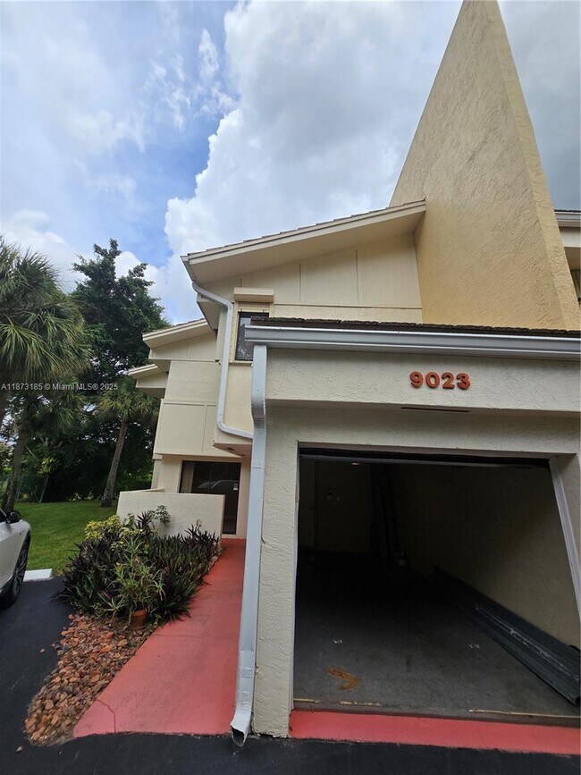 Photo - 9023 NW 38th Dr