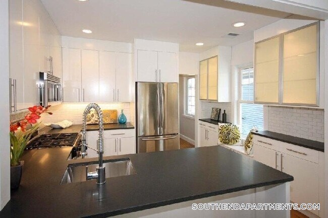 Photo - 658 Massachusetts Ave Unidad 1B