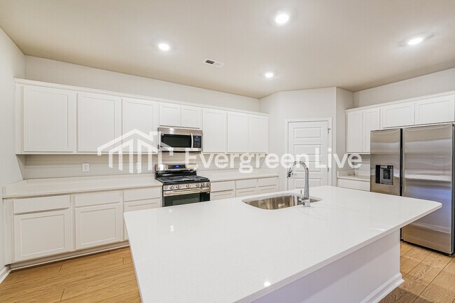 Photo - 152 Fenwick Pl