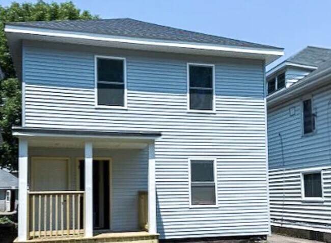 Photo - 313 E St Joseph St