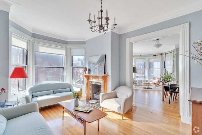 Building Photo - 295 Beacon St Unit 31 Rental