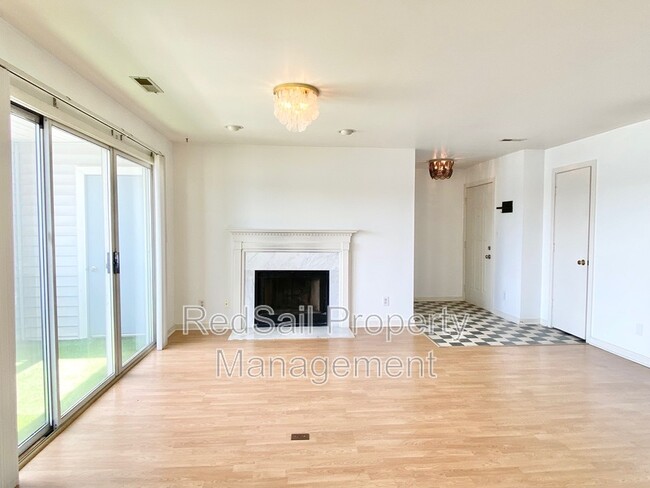 Photo - 212 Dockside Dr