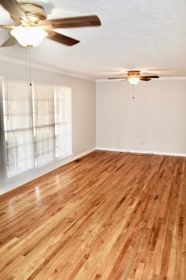 Photo - 2616 Whispering Pines Rd